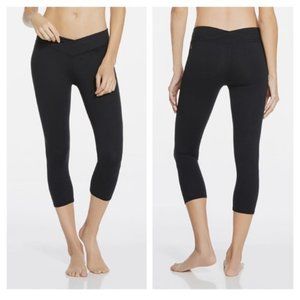 Fabletics leggings winn mid rise capri ,  S black
